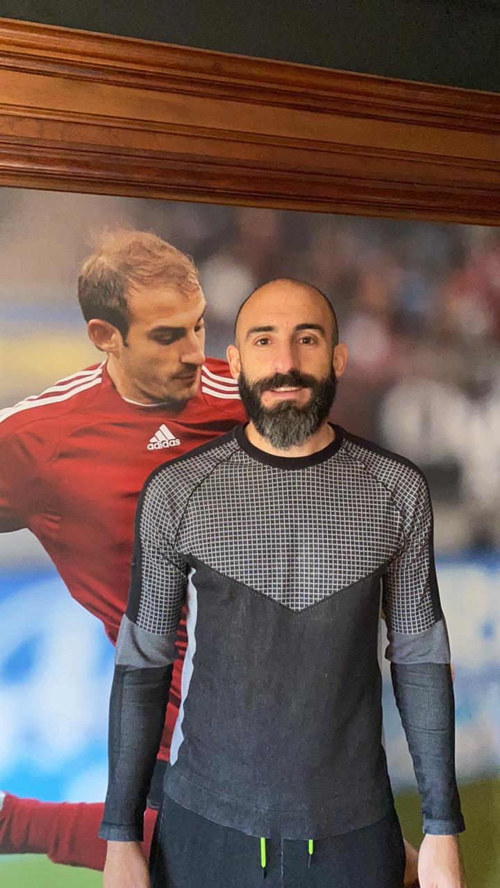 Javier Pinola Freunde fördern Fussball